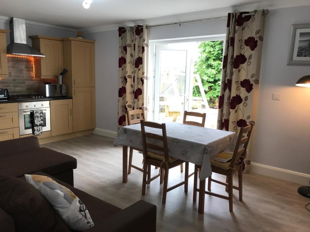 Carney Apartment Ardara Esterno foto